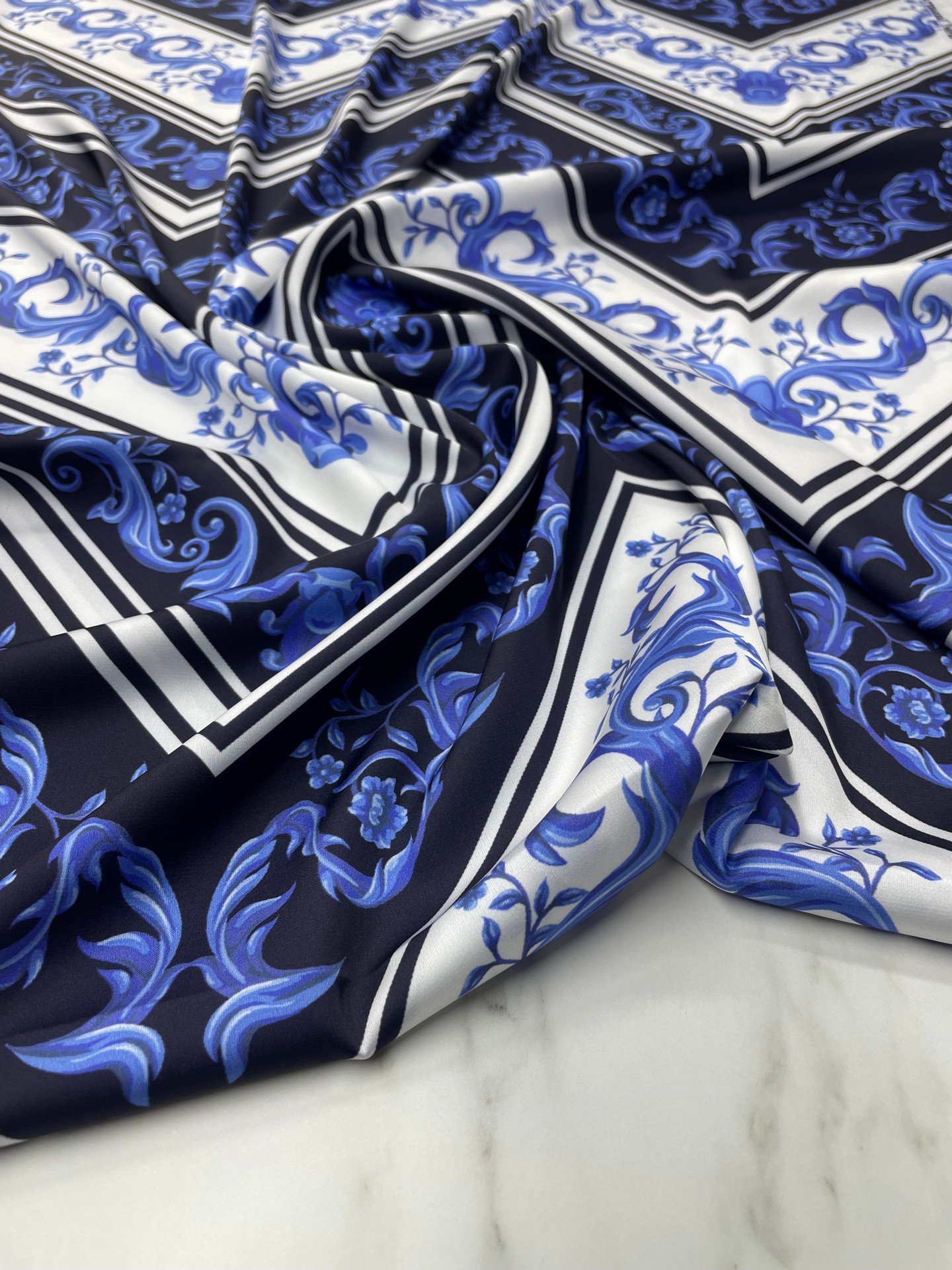 Mavi Nakış Desen Elbiselik Gömleklik Tivil Saten Kumaş