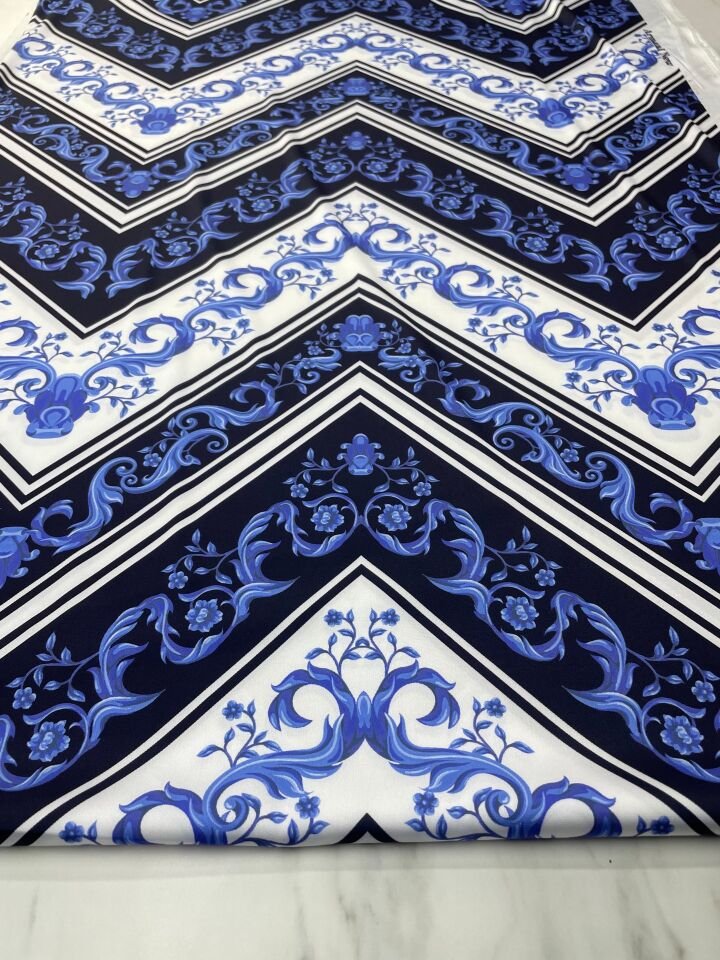 Mavi Nakış Desen Elbiselik Gömleklik Tivil Saten Kumaş