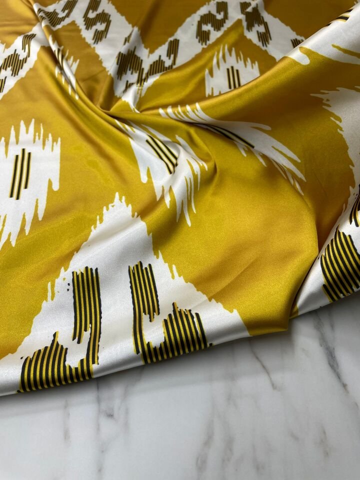 Sarı Urla Desen Elbiselik Gömleklik Tivil Saten Kumaş