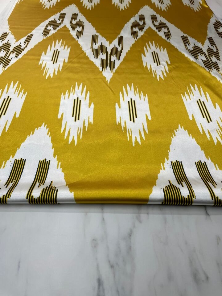 Sarı Urla Desen Elbiselik Gömleklik Tivil Saten Kumaş