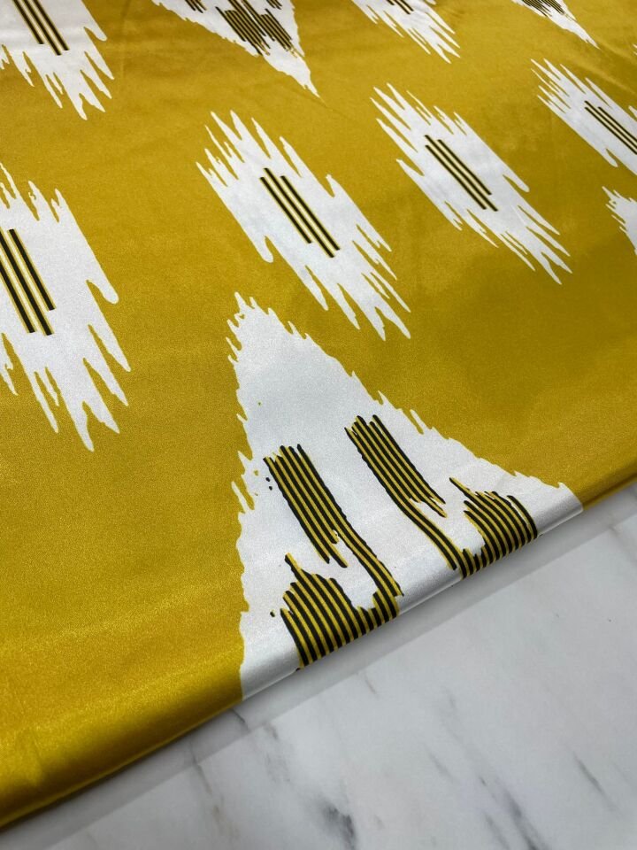 Sarı Urla Desen Elbiselik Gömleklik Tivil Saten Kumaş