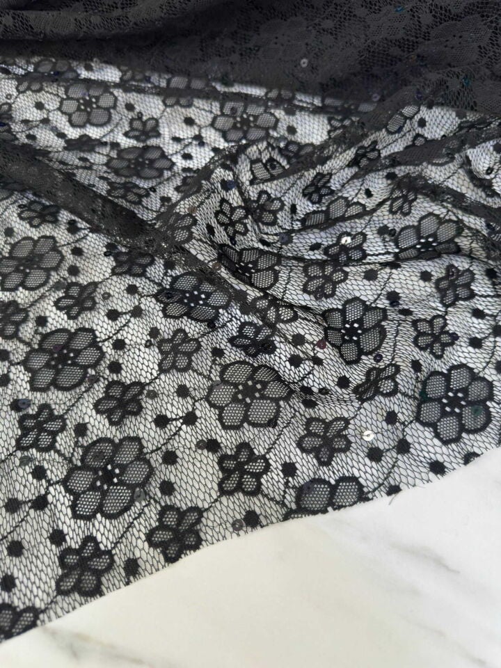 Çiçek Desen Pullu Tül