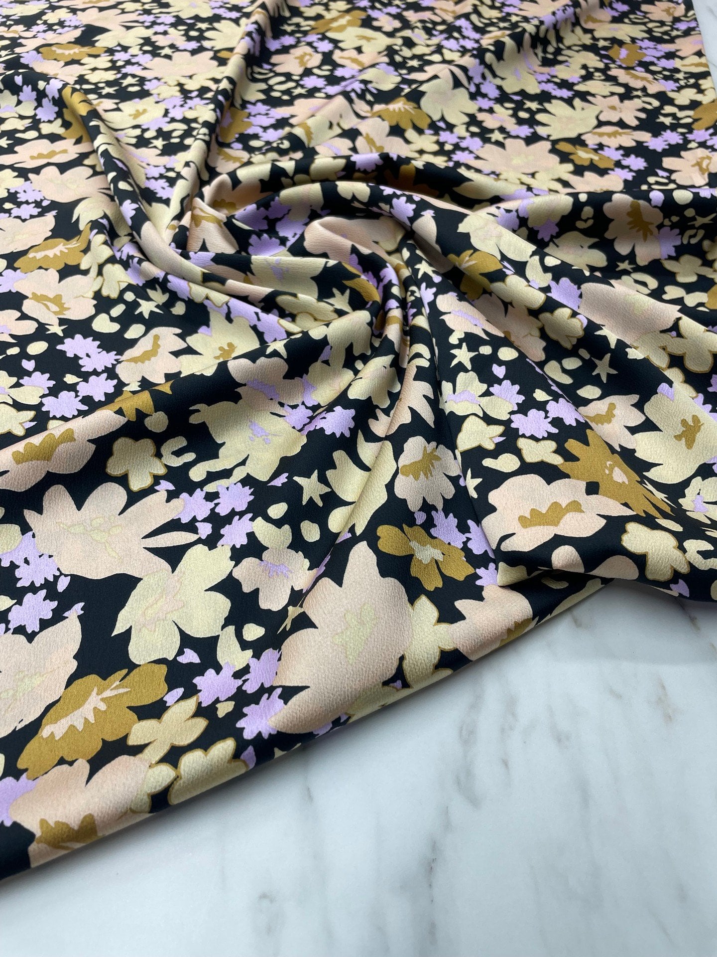 Çiçek Desen Elbiselik Gömleklik Tivil Saten Kumaş