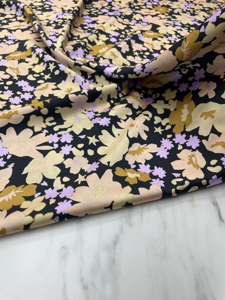 Çiçek Desen Elbiselik Gömleklik Tivil Saten Kumaş