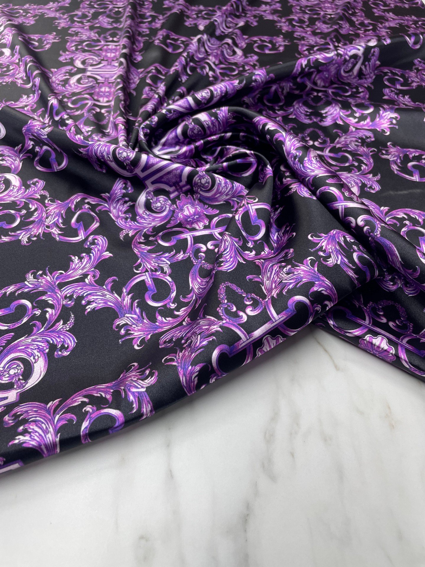 Mor Nakış Desen Elbiselik Gömleklik Tivil Saten Kumaş