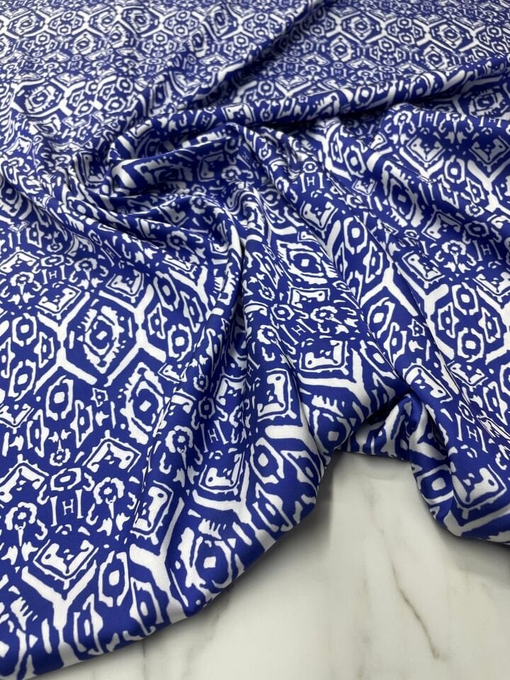 Mavi Nakış Desen Elbiselik Gömleklik Tivil Saten Kumaş