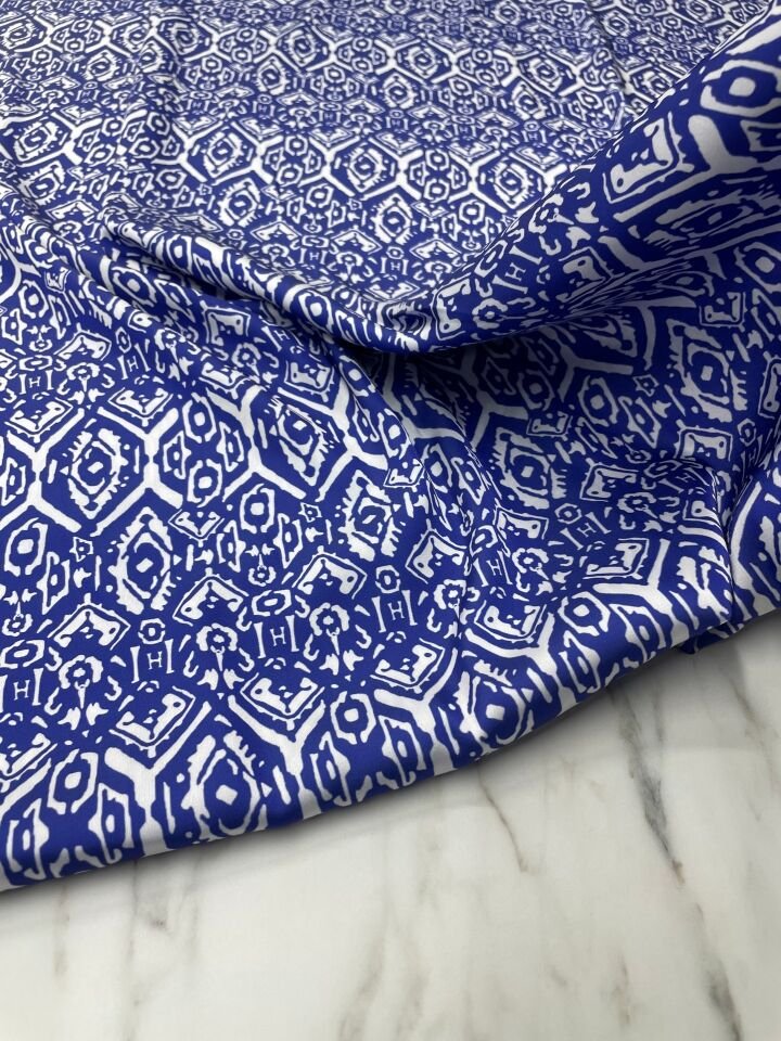 Mavi Nakış Desen Elbiselik Gömleklik Tivil Saten Kumaş