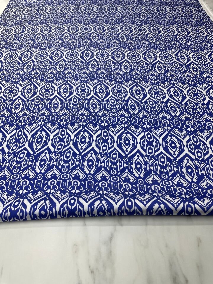 Mavi Nakış Desen Elbiselik Gömleklik Tivil Saten Kumaş