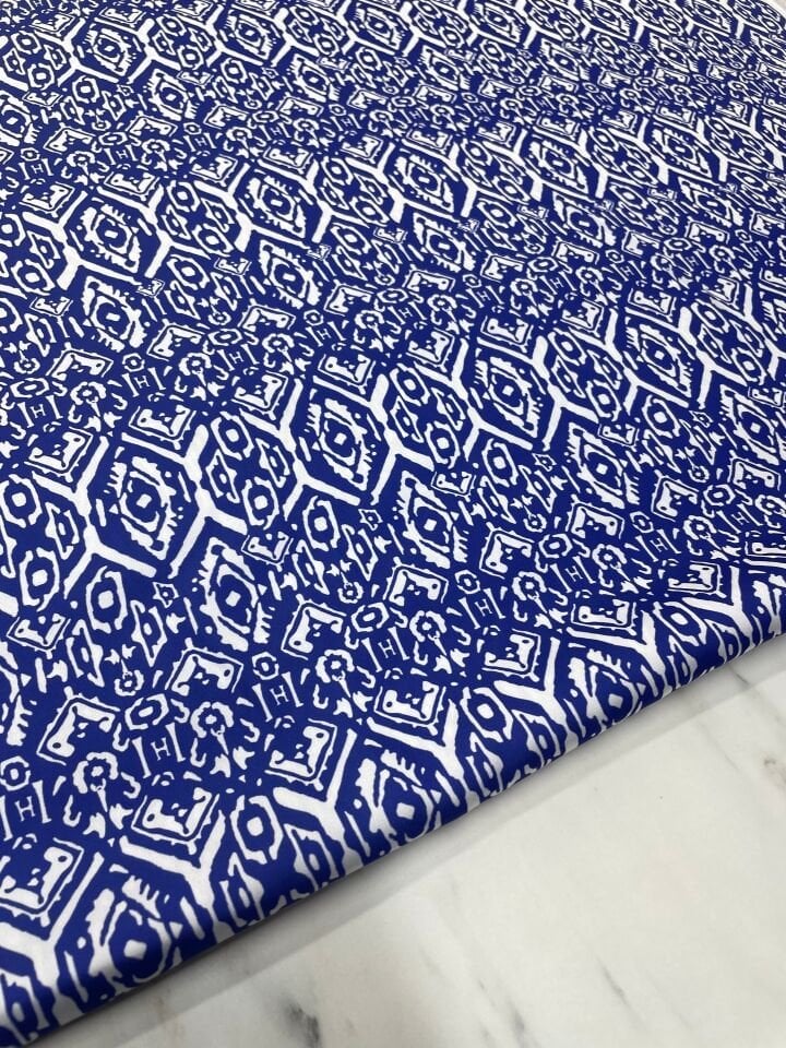 Mavi Nakış Desen Elbiselik Gömleklik Tivil Saten Kumaş