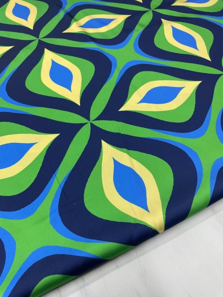 Yeşil Retro Desen Elbiselik Gömleklik Tivil Saten Kumaş