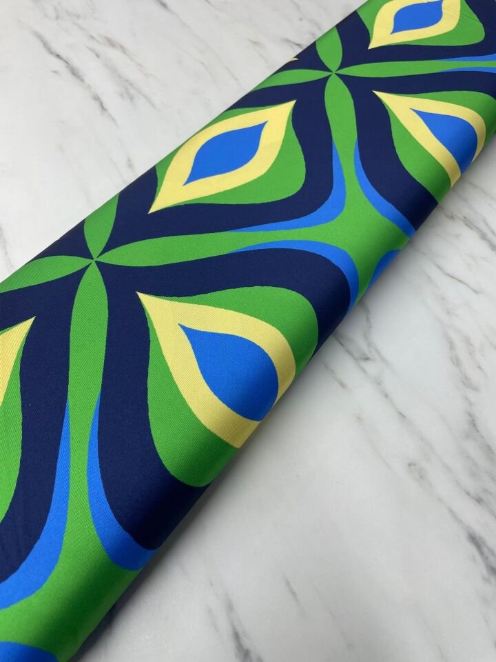 Yeşil Retro Desen Elbiselik Gömleklik Tivil Saten Kumaş