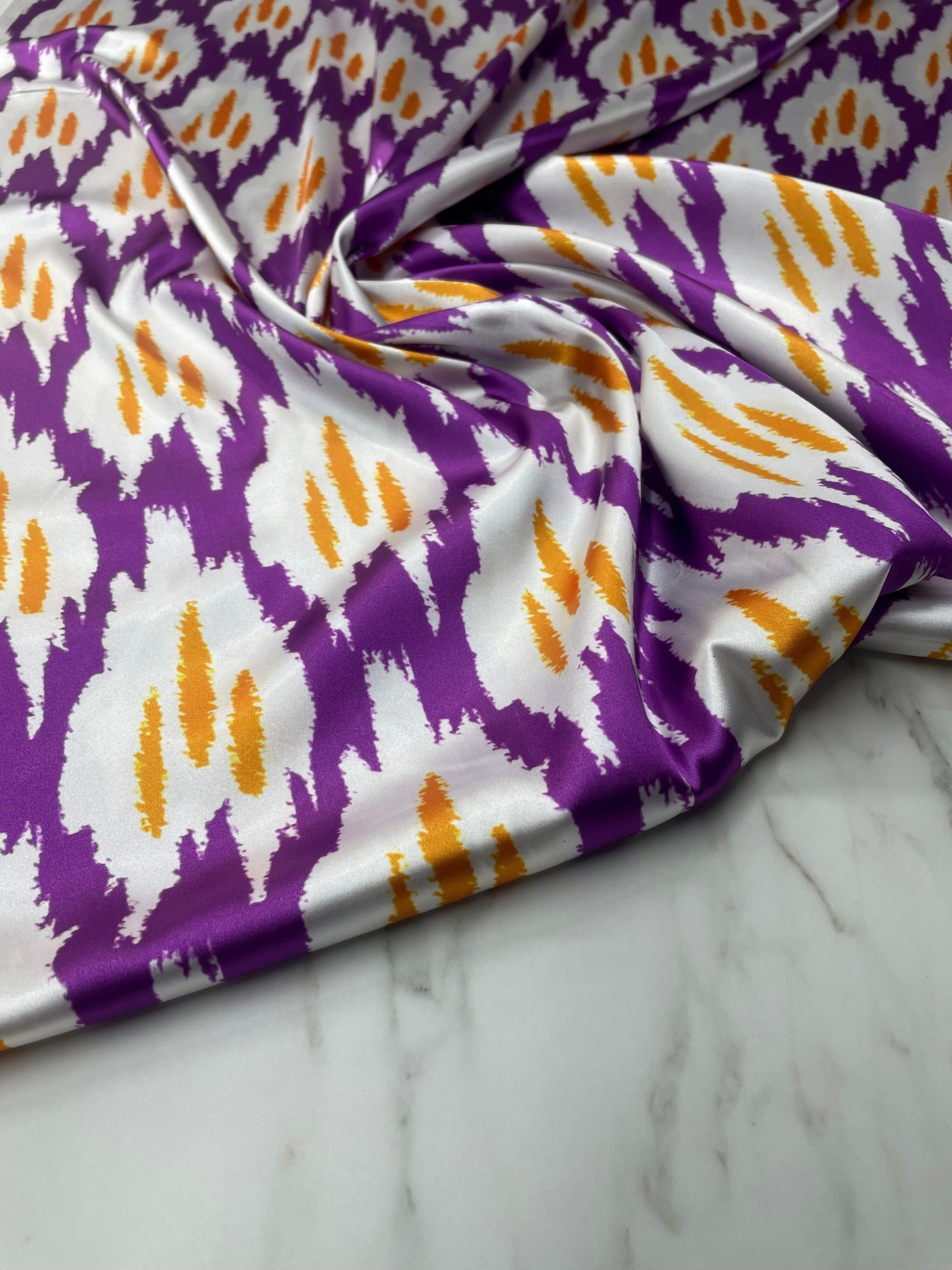 Mor Urla Desen Elbiselik Gömleklik Tivil Saten Kumaş