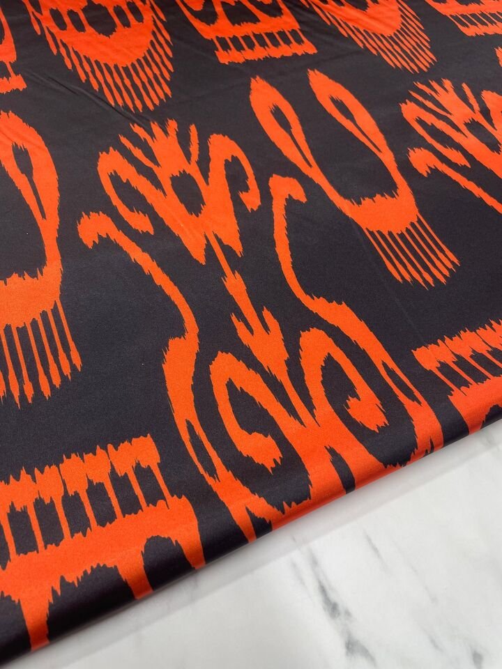 Turuncu İkatlı Desen Elbiselik Gömleklik Tivil Saten Kumaş