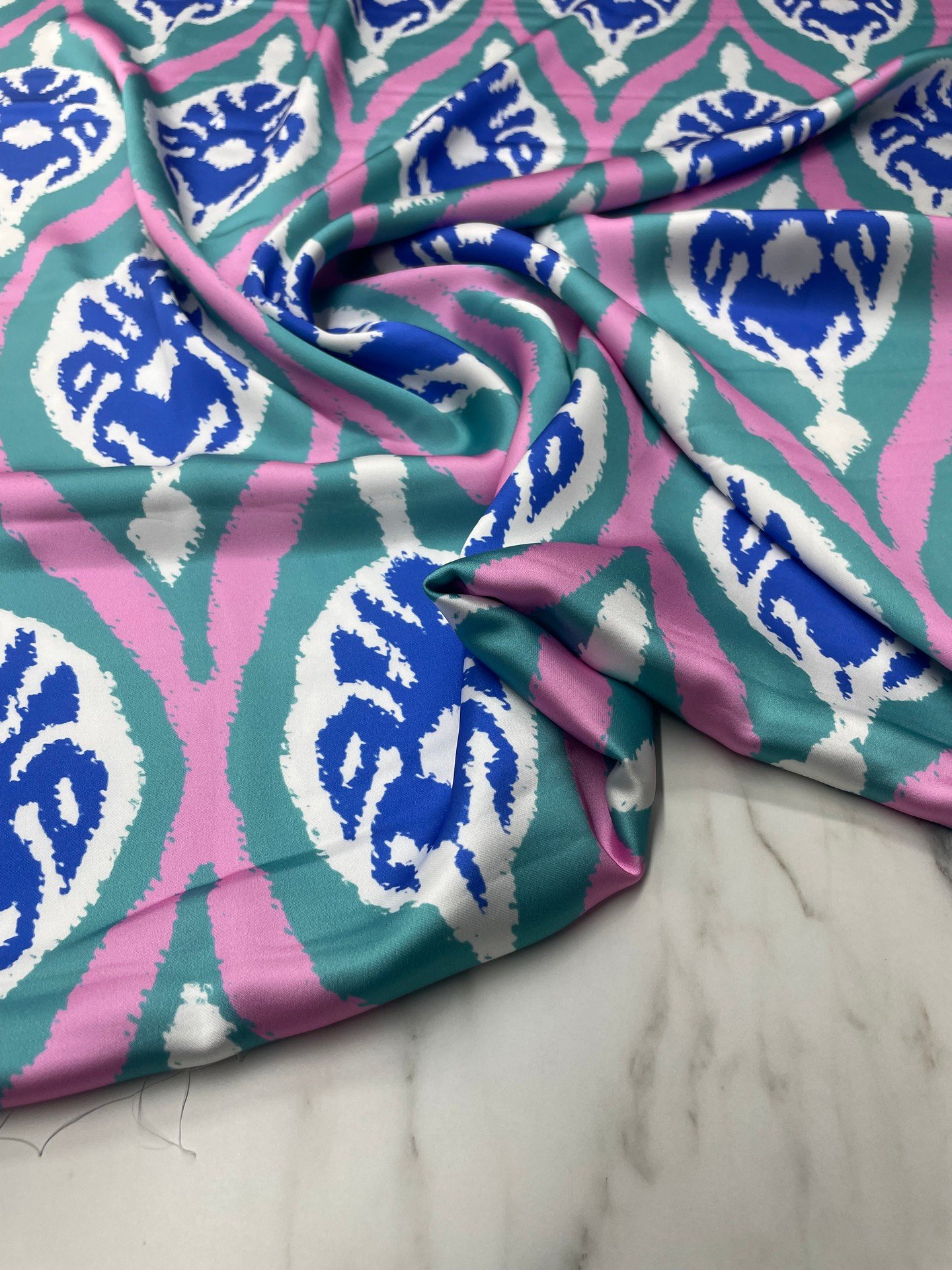 Mavi İkat Desen Elbiselik Gömleklik Tivil Saten Kumaş