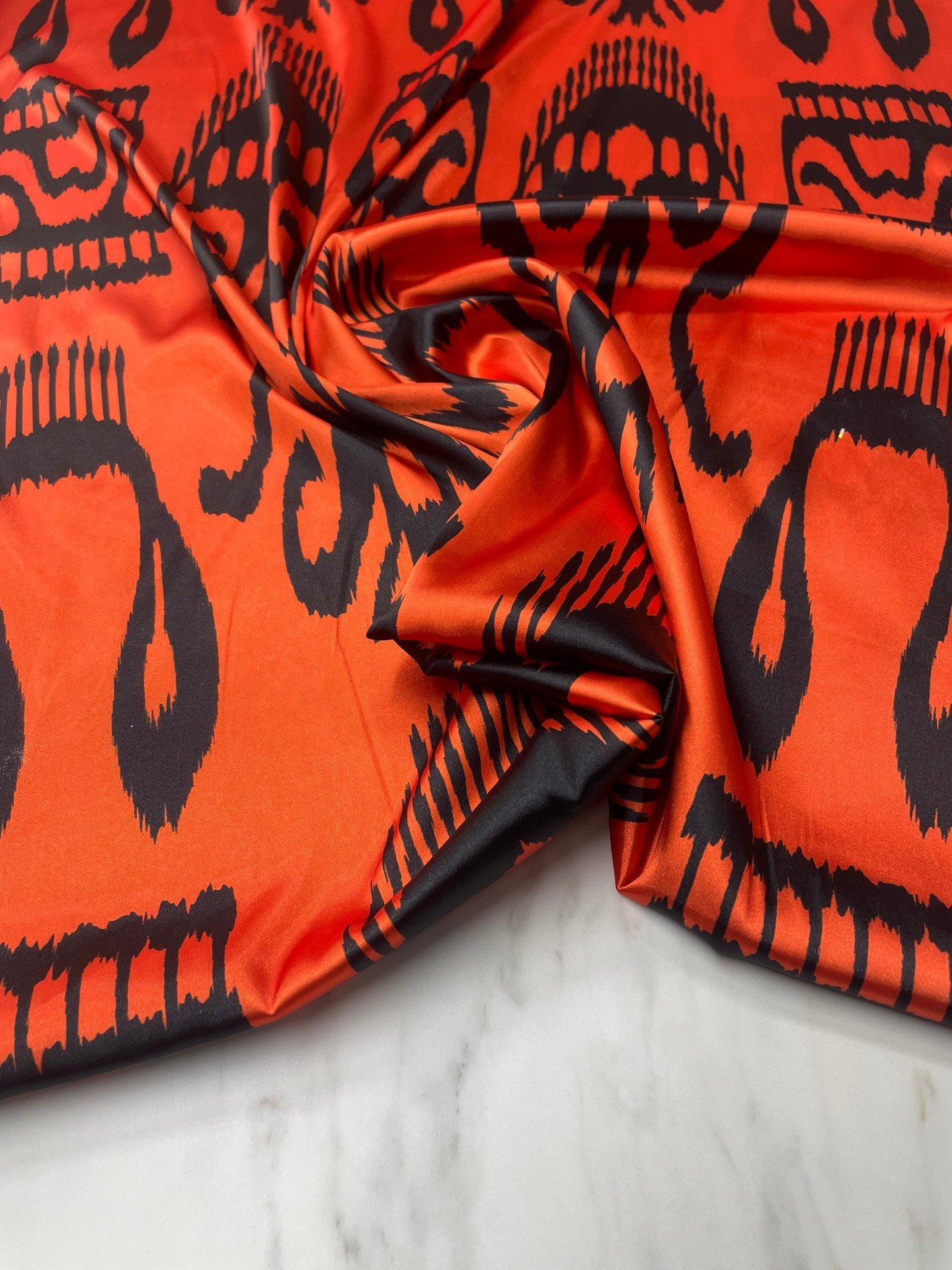 Turuncu İkat Desen Elbiselik Gömleklik Tivil Saten Kumaş