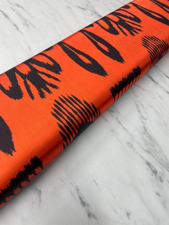 Turuncu İkat Desen Elbiselik Gömleklik Tivil Saten Kumaş