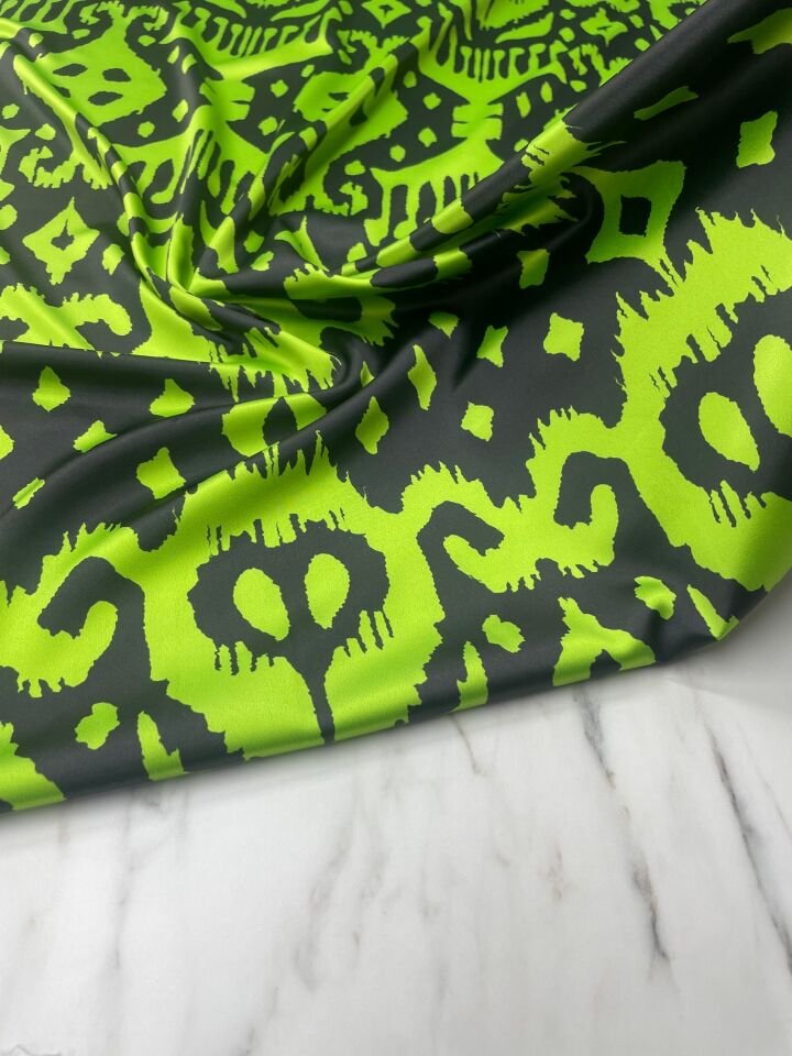 Yeşil İkat Desen Elbiselik Gömleklik Tivil Saten Kumaş