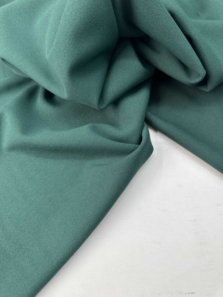 İndirimli Zümrüt Yeşili Likralı Sukuba Krep