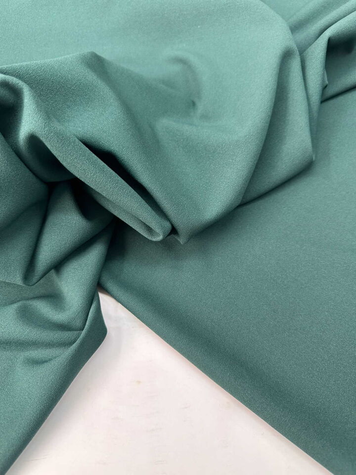 İndirimli Zümrüt Yeşili Likralı Sukuba Krep