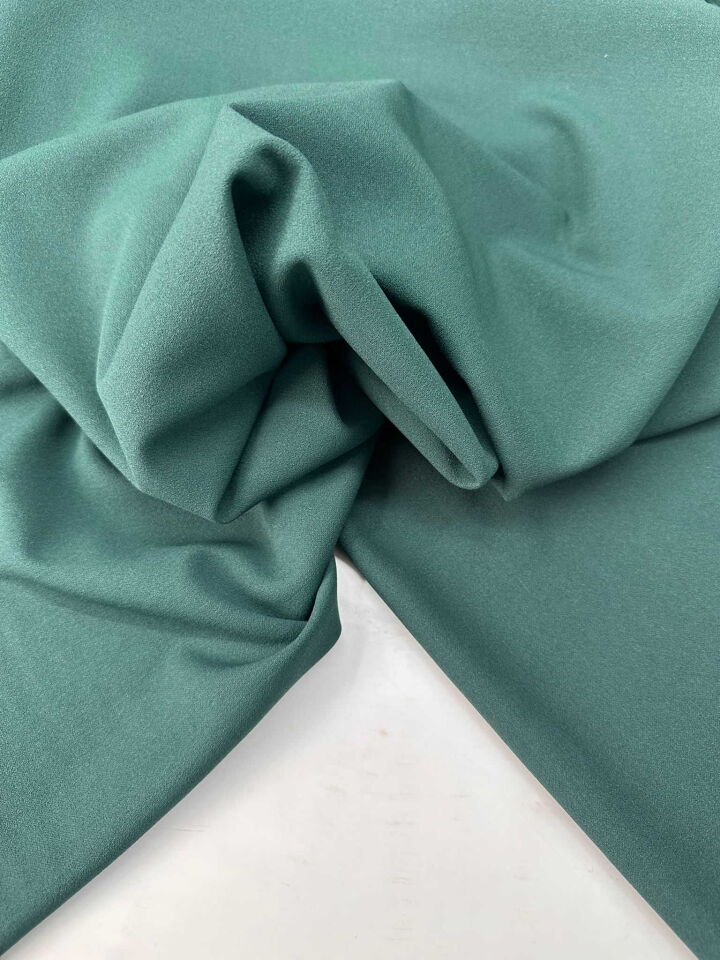 İndirimli Zümrüt Yeşili Likralı Sukuba Krep