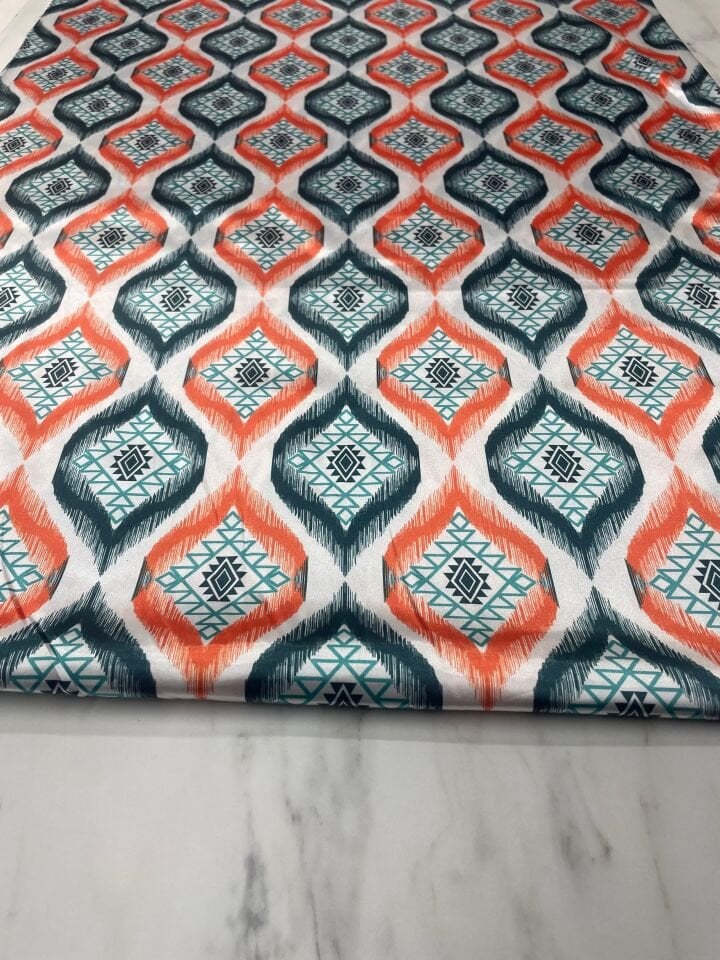 Kilim Esintisi Desen Elbiselik Gömleklik Tivil Saten Kumaş