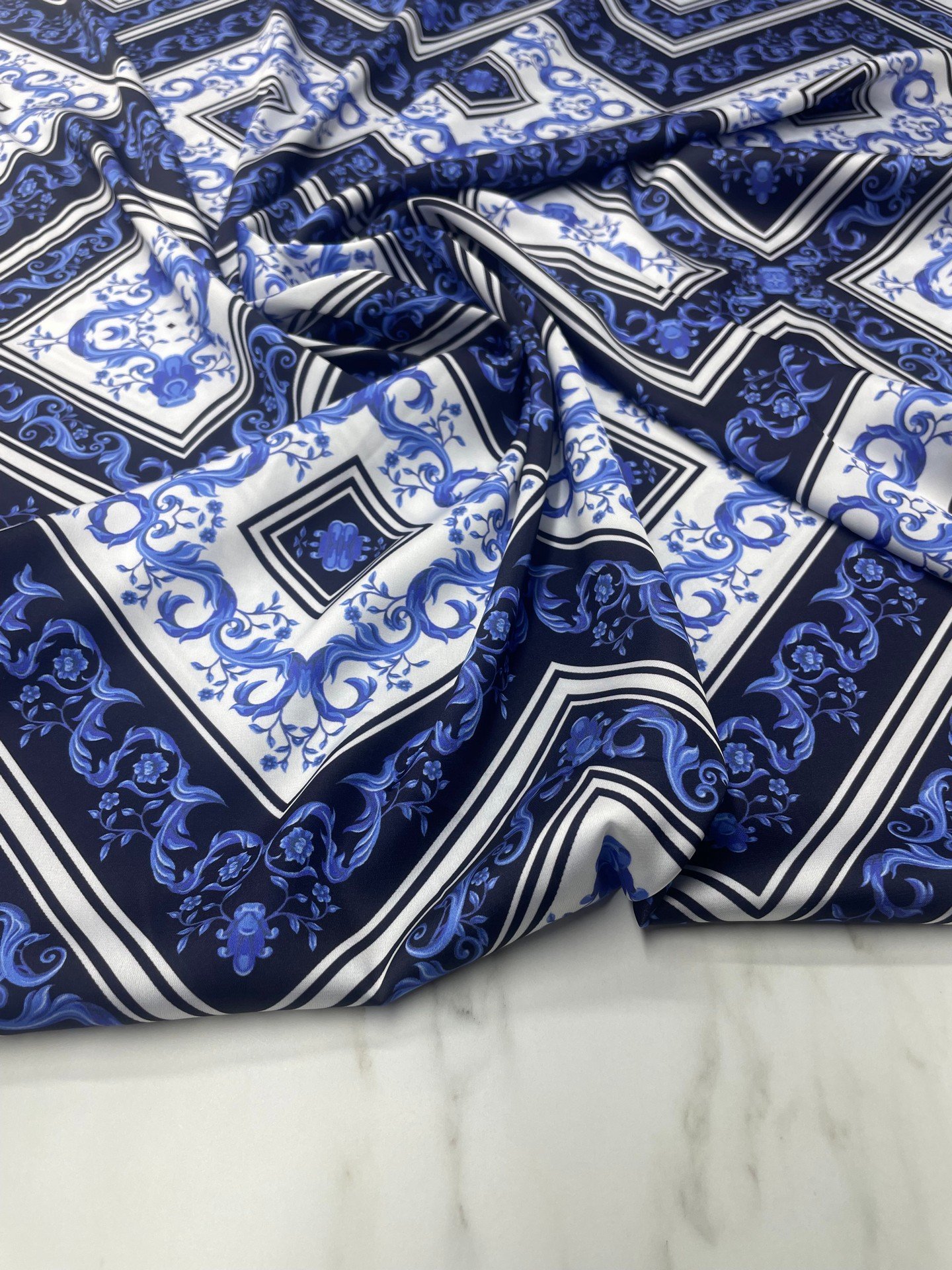 Mavi Nakış Desen Elbiselik Gömleklik Tivil Saten Kumaş