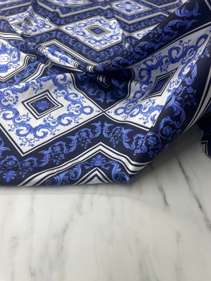 Mavi Nakış Desen Elbiselik Gömleklik Tivil Saten Kumaş