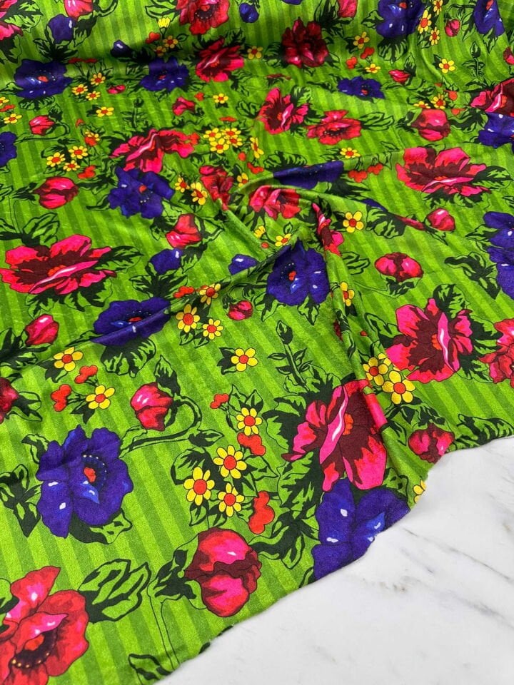 Desenli İnci İpek Kadife Likları Yumuşak Dökümlü