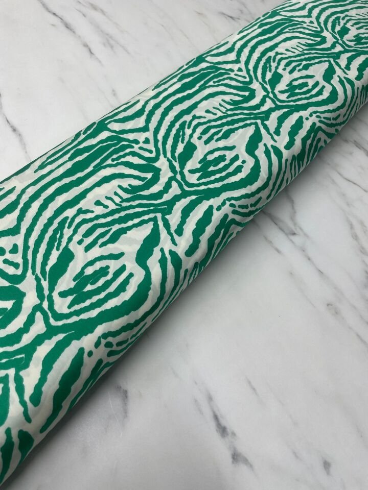 Yeşil Zebra Desen Elbiselik Gömleklik Tivil Saten Kumaş
