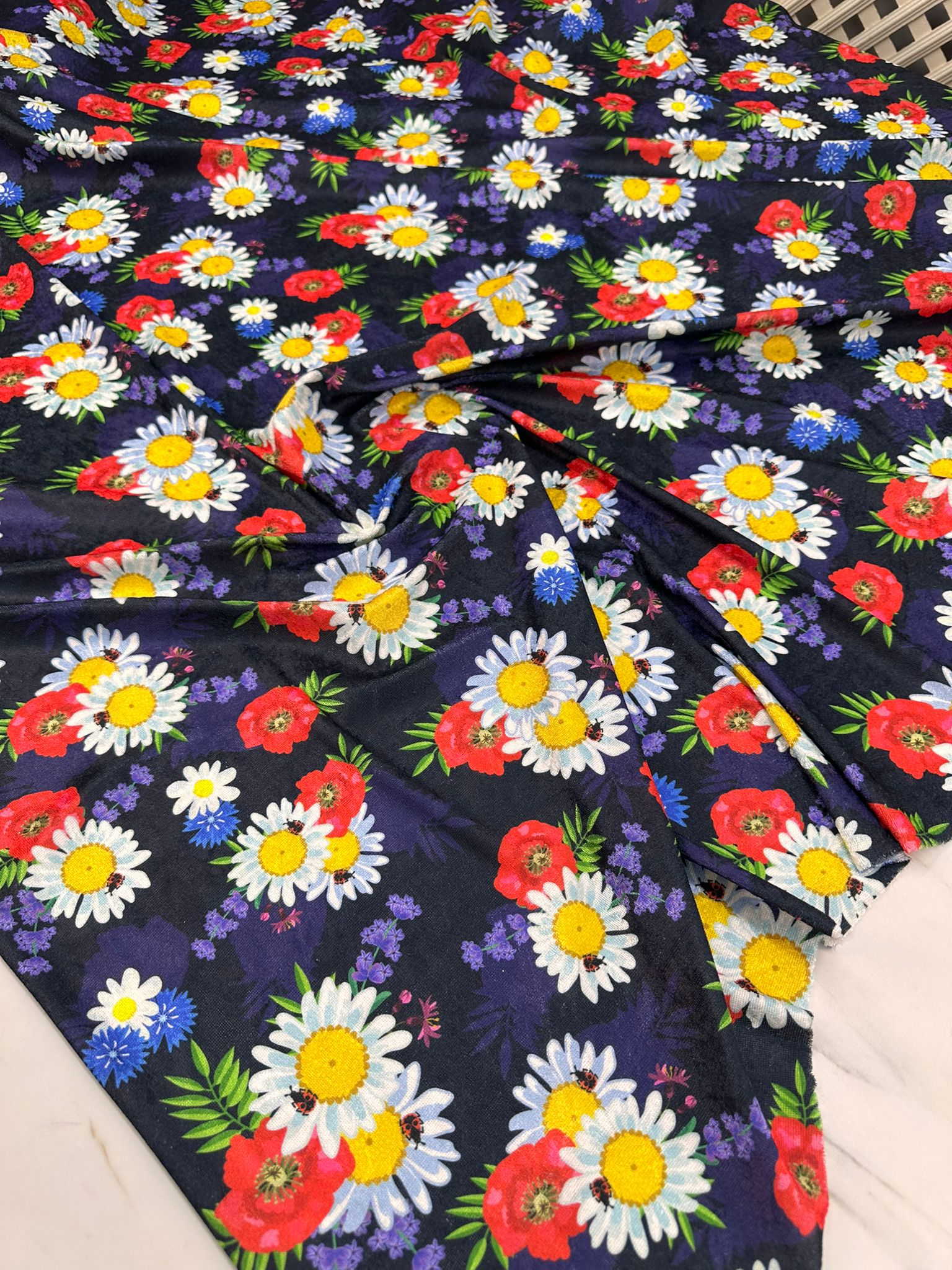 Papatya Desen İnce İpek Kadife Likralı Yumuşak Dökümlü