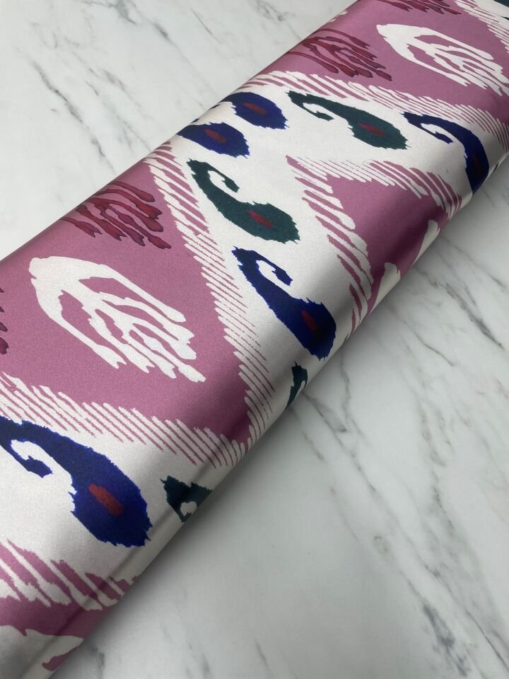 Pembe Urla Desen Elbiselik Gömleklik Tivil Saten Kumaş