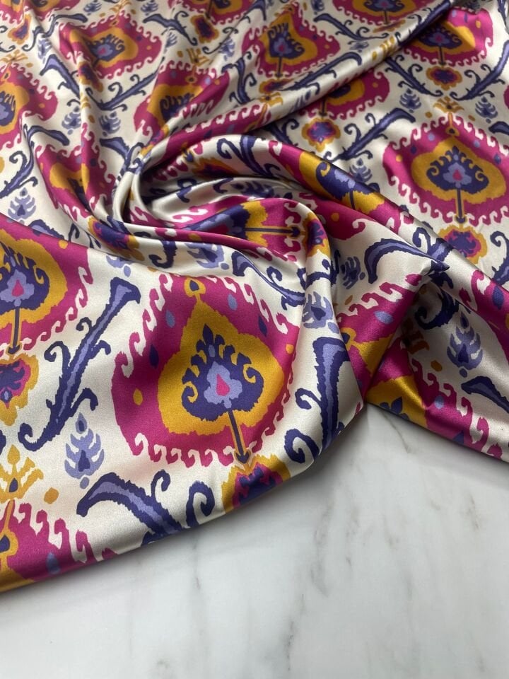 İkat Desen Elbiselik Gömleklik Tivil Saten Kumaş