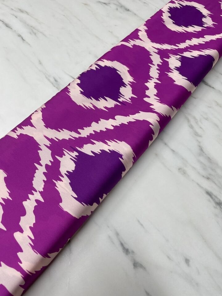 Mor İkat Desen Elbiselik Gömleklik Tivil Saten Kumaş