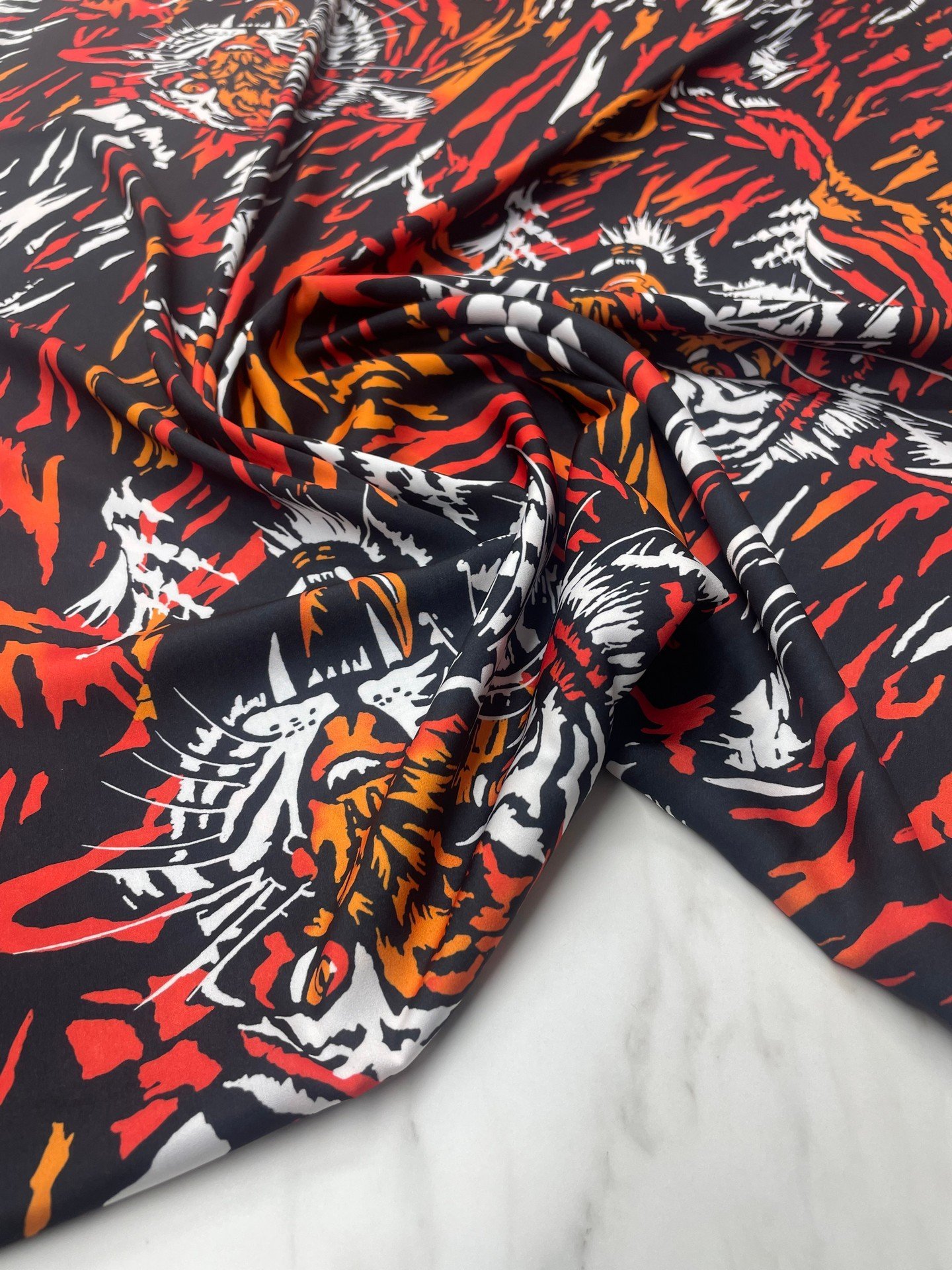 Kaplan Desen Elbiselik Gömleklik Tivil Saten Kumaş