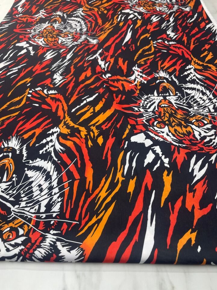 Kaplan Desen Elbiselik Gömleklik Tivil Saten Kumaş