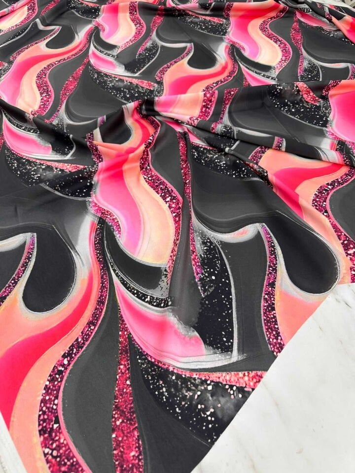 Desenli İpek Saten Yumuşak Dökümlü