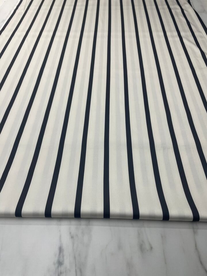 Siyah Çizgili Desen Elbiselik Gömleklik Tivil Saten Kumaş