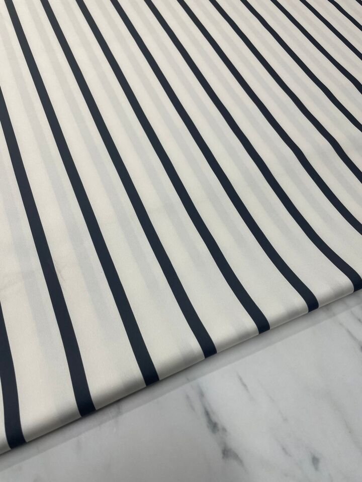 Siyah Çizgili Desen Elbiselik Gömleklik Tivil Saten Kumaş