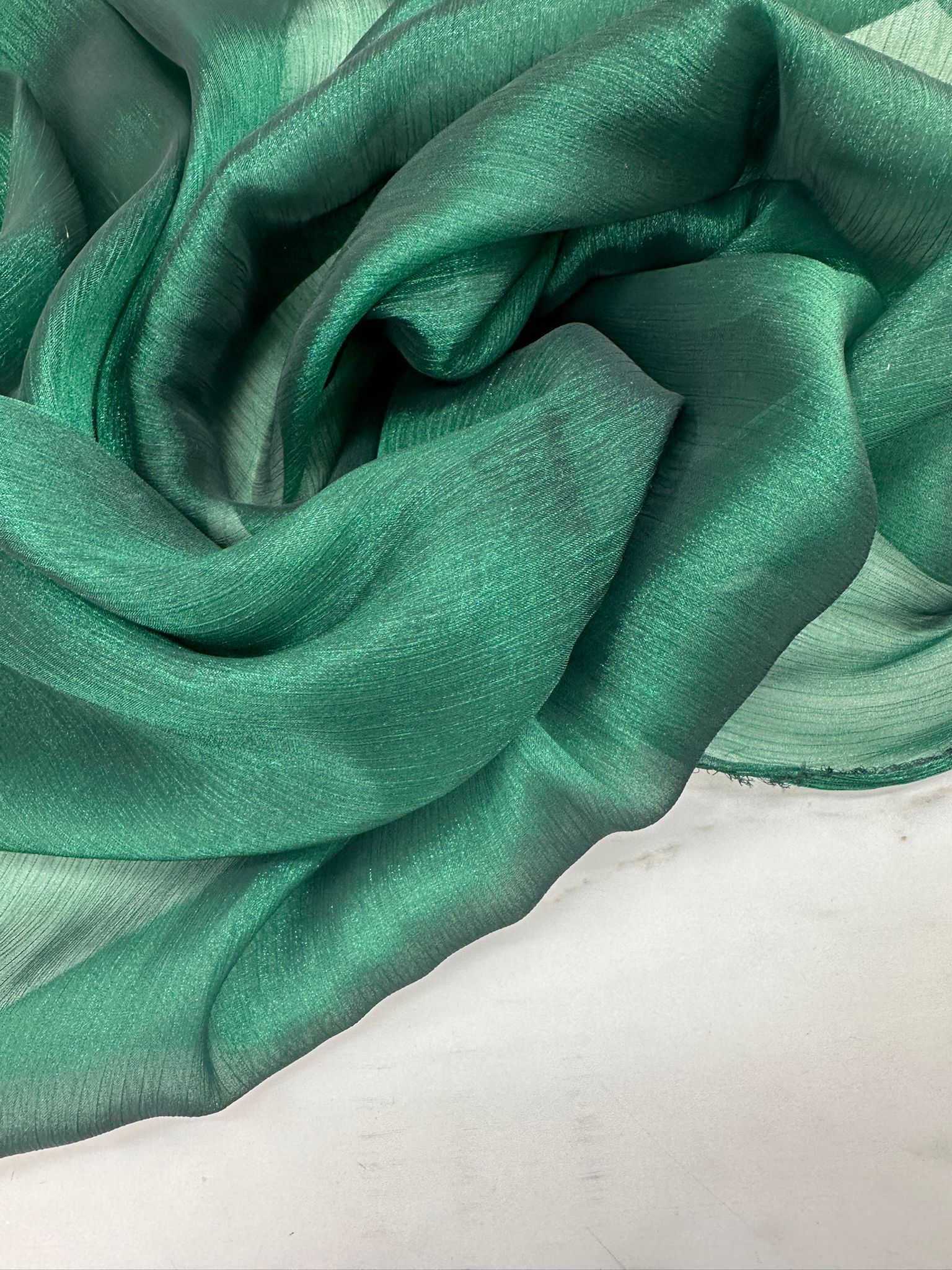 Gardenya Organze Kumaş İş Gösterir