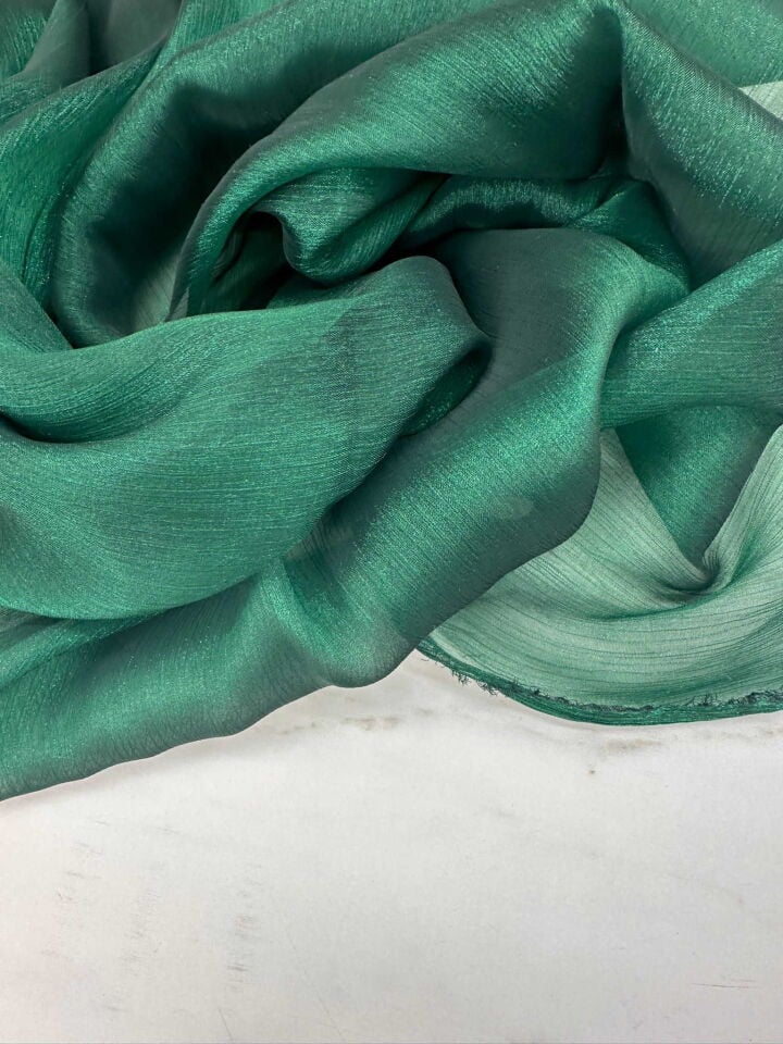 Gardenya Organze Kumaş İş Gösterir