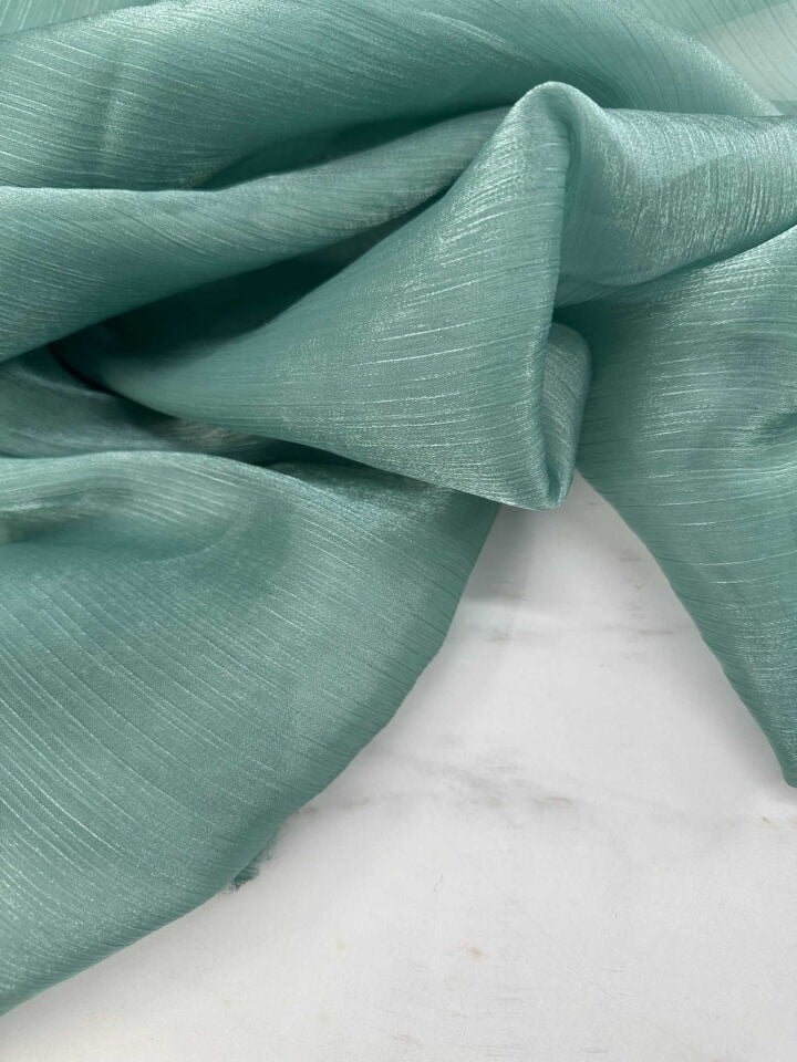 Gardenya Organze Kumaş İç Gösterir