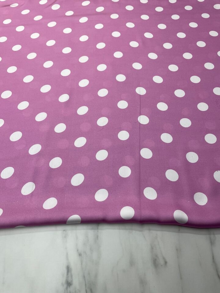 Pembe Noktalı Desen Elbiselik Gömleklik Tivil Saten Kumaş