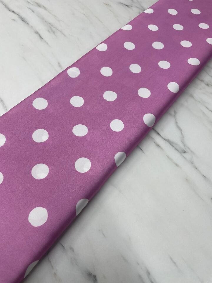 Pembe Noktalı Desen Elbiselik Gömleklik Tivil Saten Kumaş