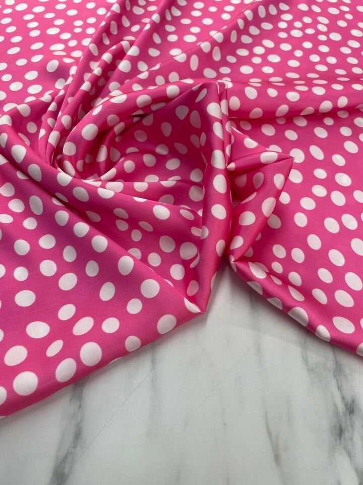 Pembe Puantiye Desen Elbiselik Gömleklik Tivil Saten Kumaş