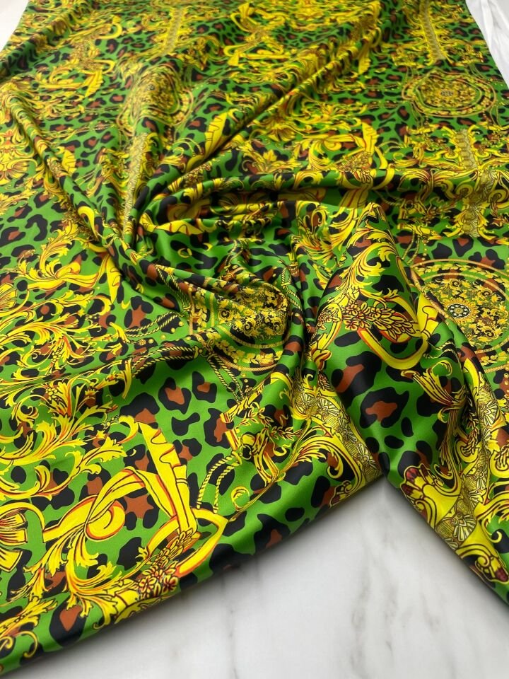 Verona Detaylı Yeşil Leopar Desen Elbiselik Gömleklik Tivil Saten Kumaş