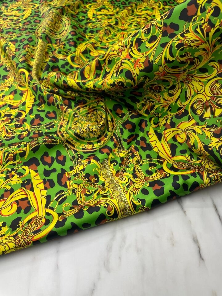 Verona Detaylı Yeşil Leopar Desen Elbiselik Gömleklik Tivil Saten Kumaş