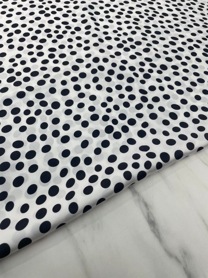 Beyaz Puantiye Desen Elbiselik Gömleklik Tivil Saten Kumaş