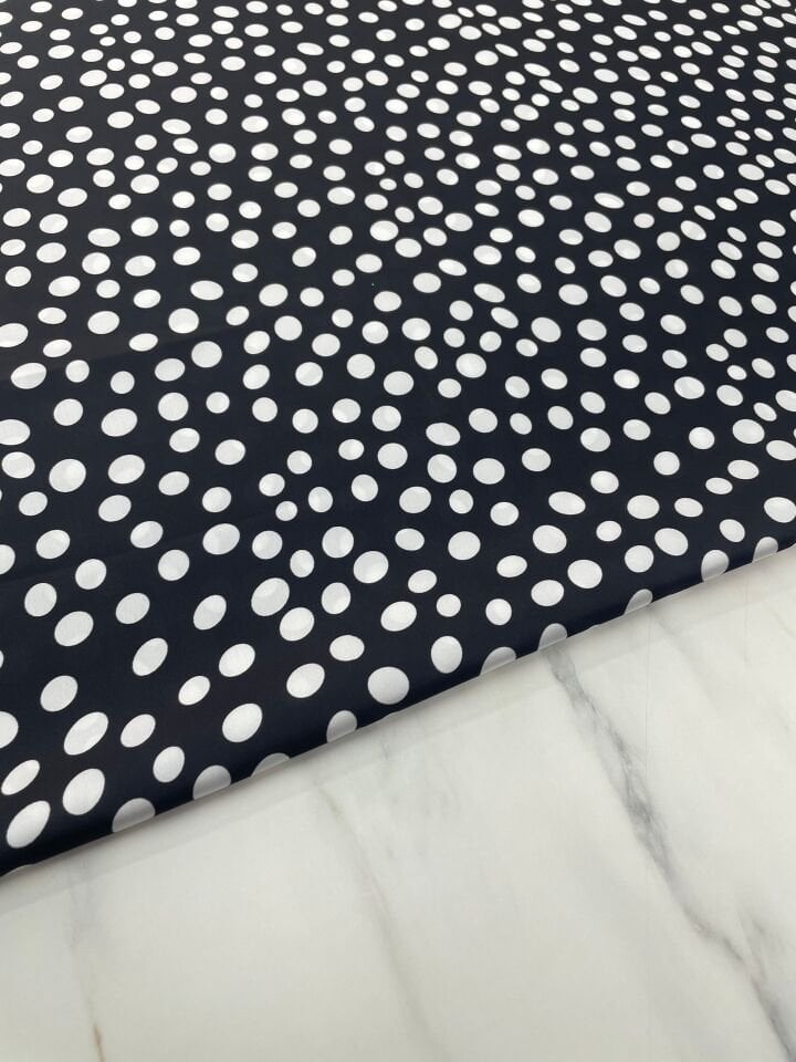 Siyah Puantiye Desen Elbiselik Gömleklik Tivil Saten Kumaş