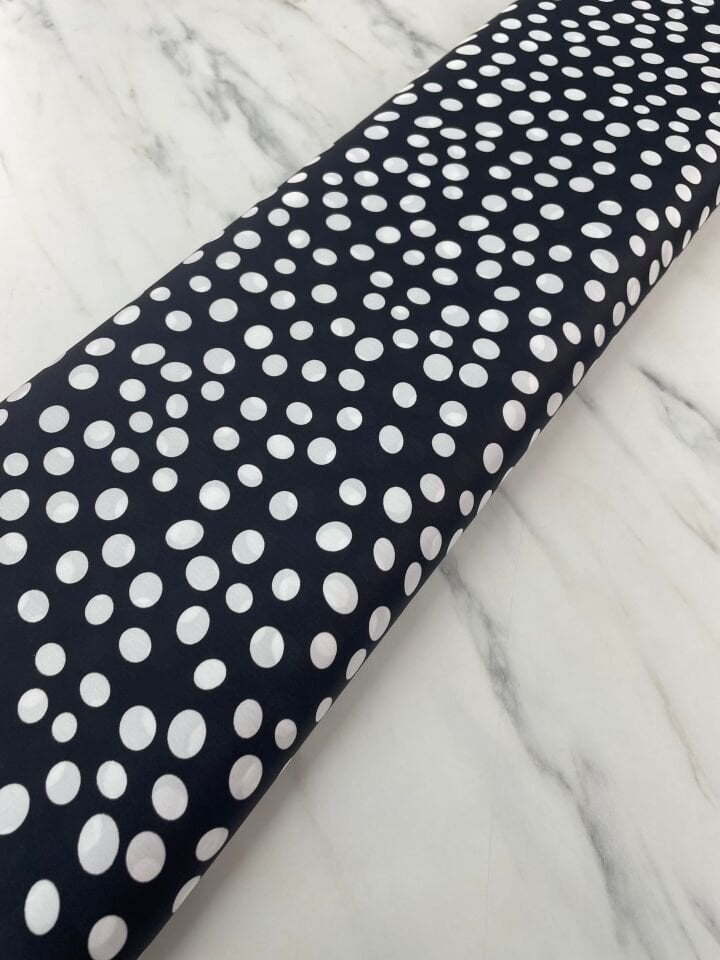 Siyah Puantiye Desen Elbiselik Gömleklik Tivil Saten Kumaş