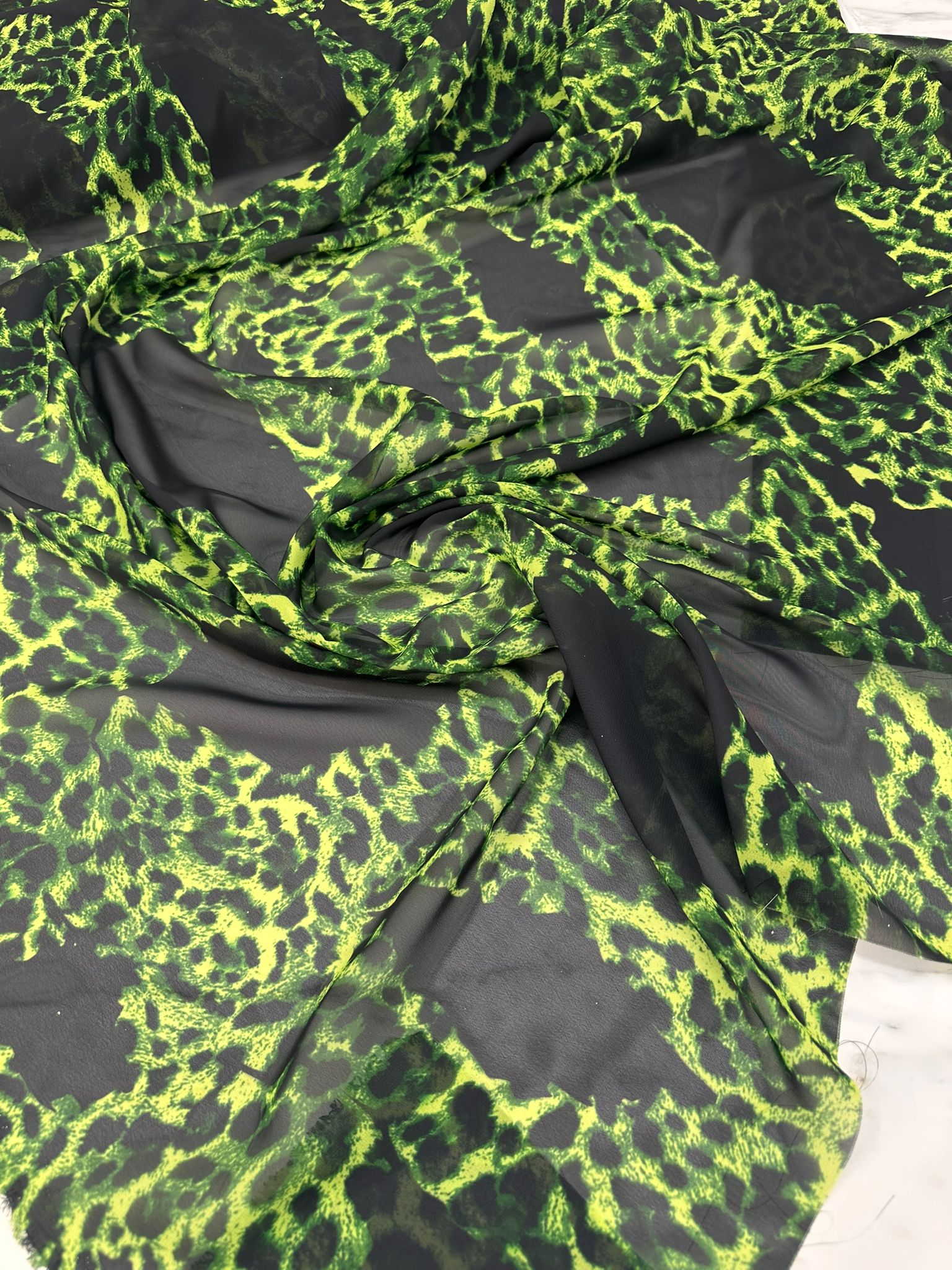 Yeşil Leopar Desen Şifon Yumuşak Dökümlü